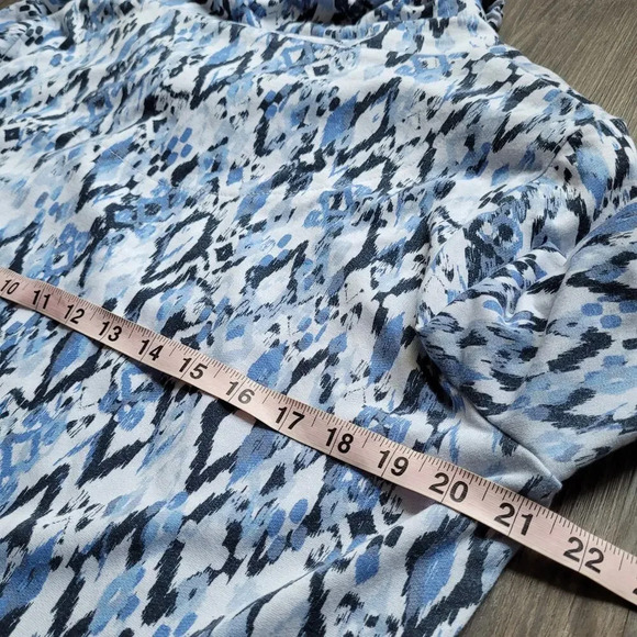 Ruby Red Women's Pullover Sweater Size Large Blue Kangaroo Pocket Long Sleeve - Picture 6 of 9